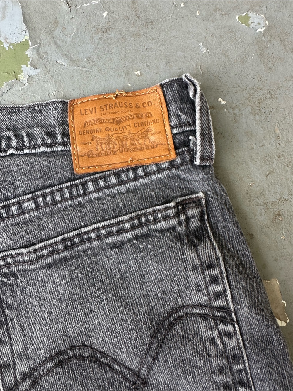 Premium Levi's Relaxed Fit Jeans - Washed Black